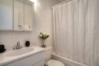 SUEPRBE APPARTEMENT 4 1 2 TRÈS AGRÉABLE SITUÉ À 99 PLACE CHARLES LEMOYNE A LONGUEUIL  - Appartement 2 chambres à louer Longueuil --- 99 place Charles-lemoyne . Magnifique 4 1/2 super propre au 1e étage situé à seulement 7 minutes du Pont 