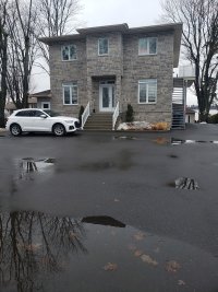4 1/2 situé au 2e étage sur le bord du fleuve (Tracy) - 4 1/2 situé au 2e étage sur le bord du fleuve
